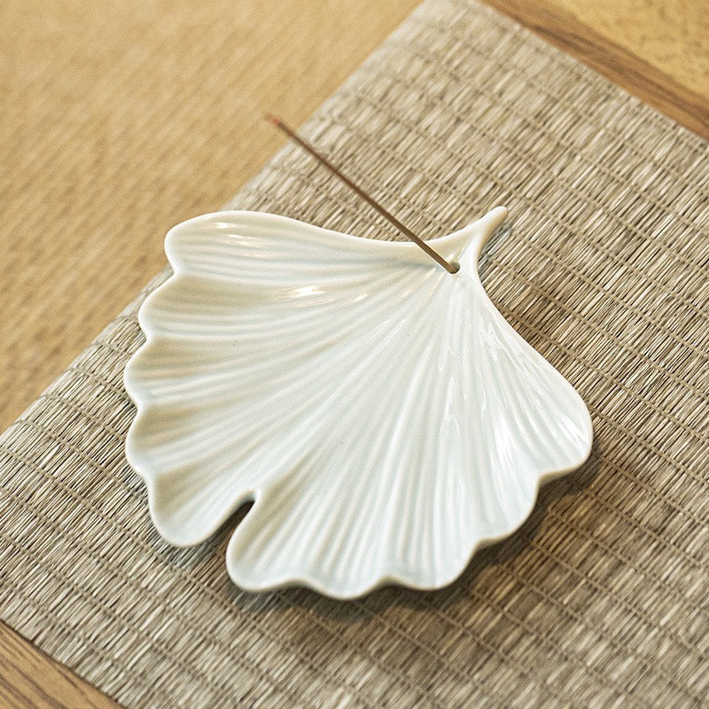 Sculptural leaf trinket tray
